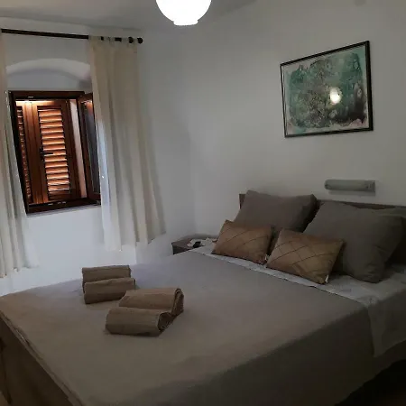 Paradise - Old Town Rab